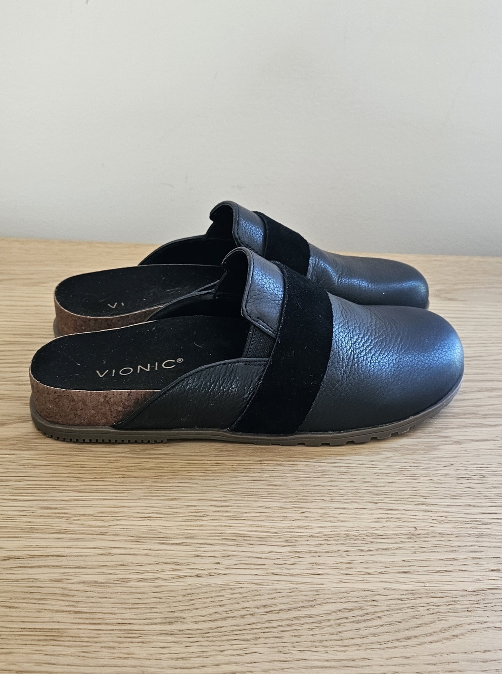 Vionic Ambrosia Mule Clogs W 7.5 Black Leather Slip On Orthotic Comfort Shoes